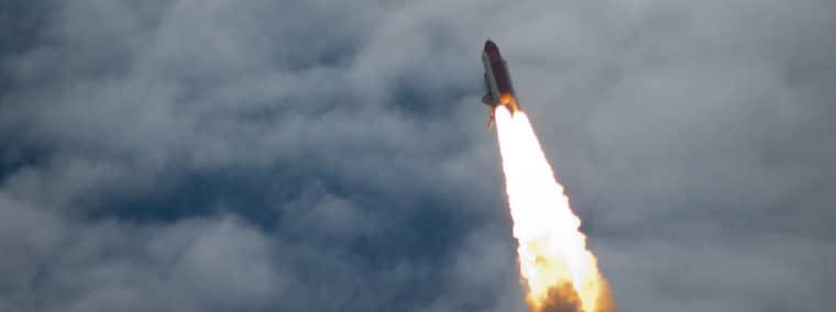 A spaceship taking off